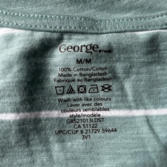 Two V-Neck Short Sleeve T-Shirts Both For $12 Medium *NWT* 100% Cotton - Picture 6 of 10